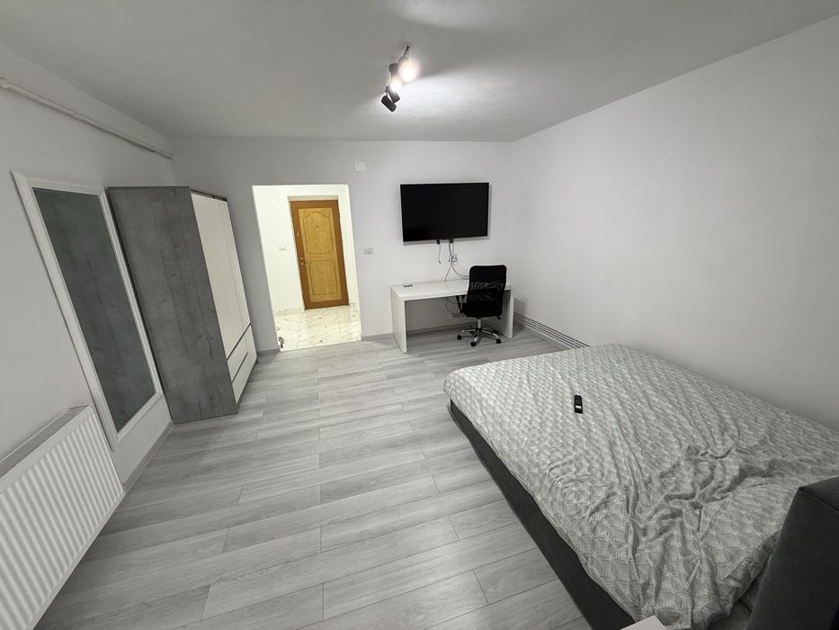 Garsoniera etaj 1 vizavi de Liceul de Muzica