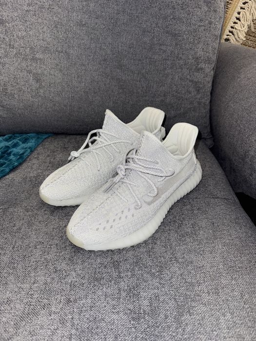 yezzy 350 v2 bone