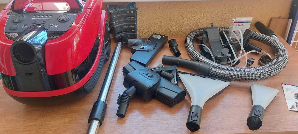 Aspirator cu spălare Bosch BWD421PET ProAnimal – aspirare uscată, spălare și aspirare lichide