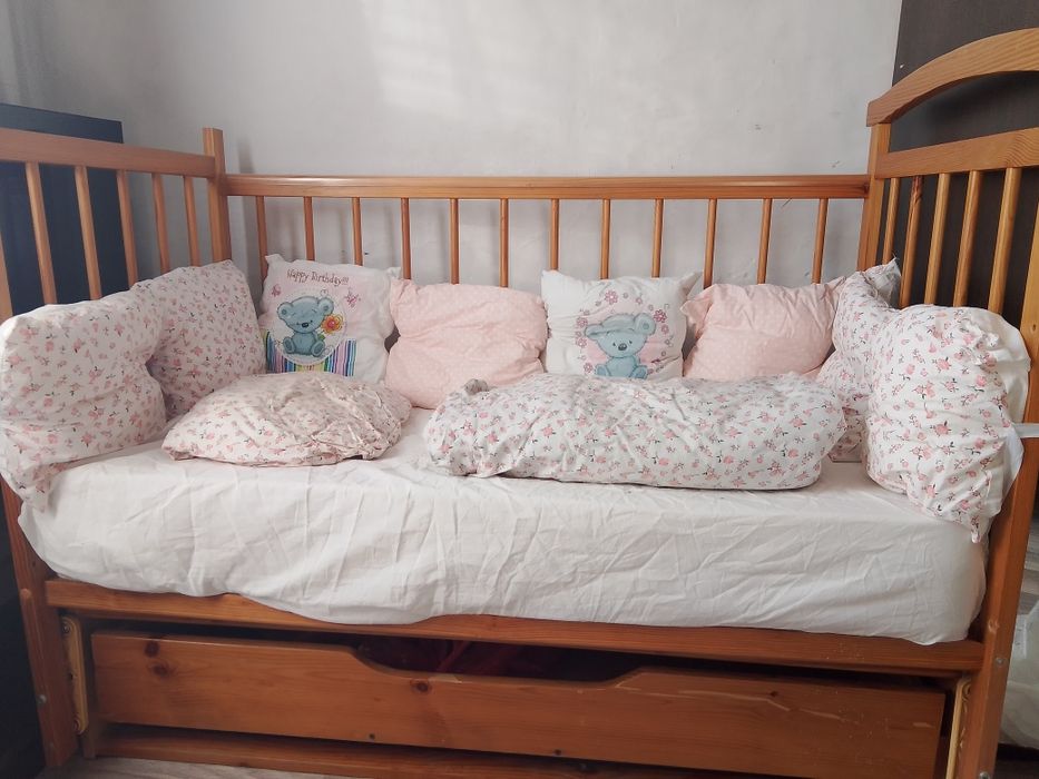 Продам детскую кроватку...