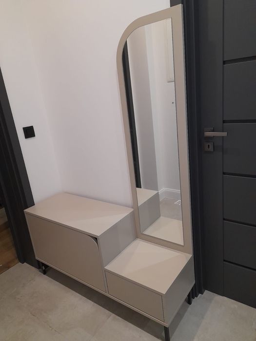 Vand cuier cu oglinda si pantofar