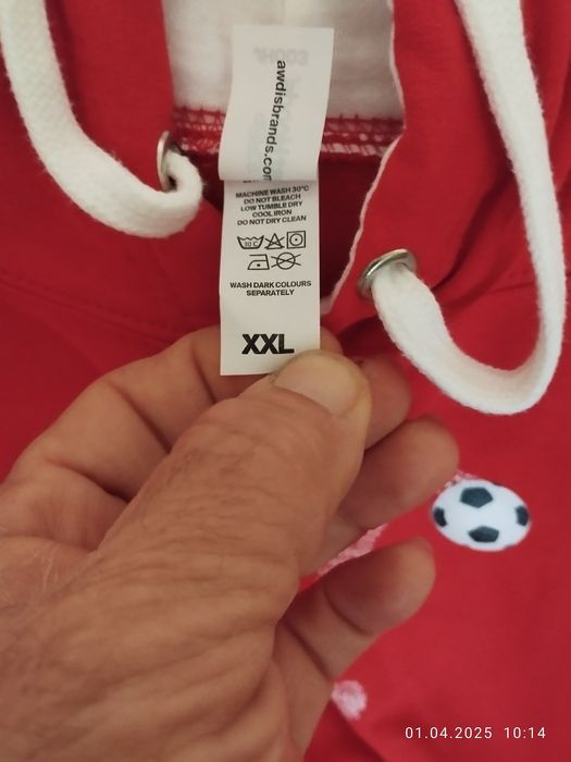 Продавам фен артикули на Ливърпул