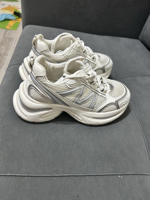 Продам Кроссовки