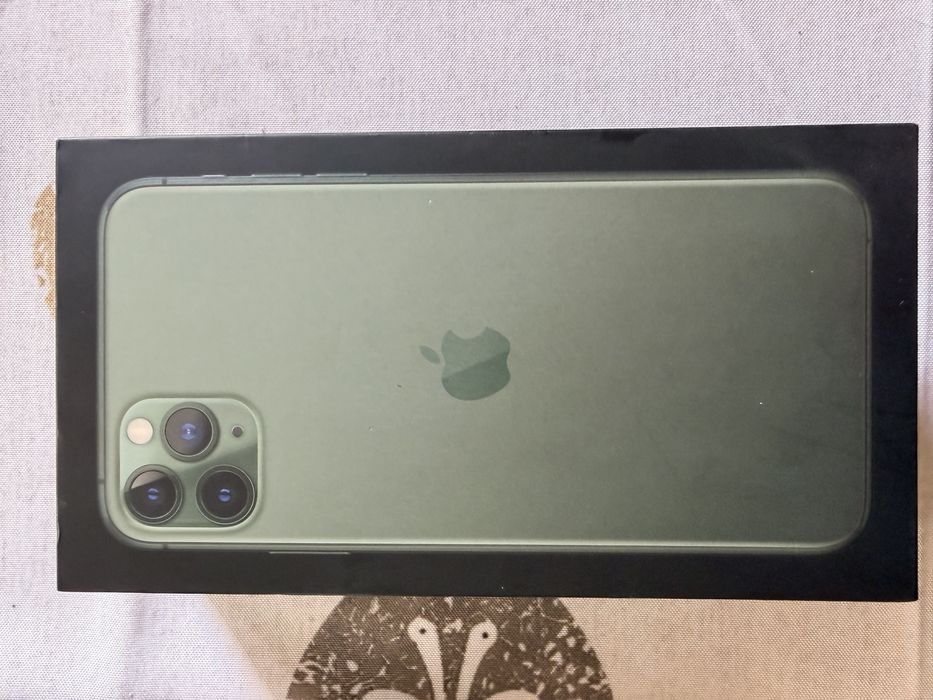 Iphone 11 pro max Midnight green 64GB