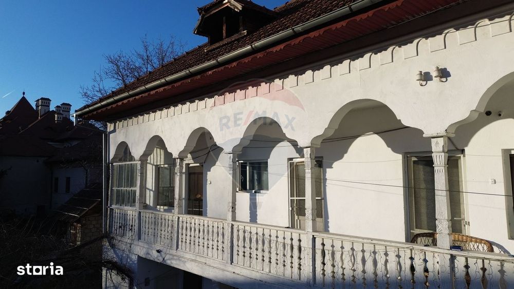 Casa de vânzare in centrul orașului Câmpulung la preț de apartament