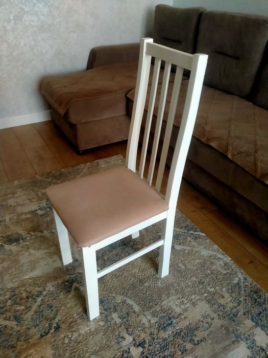 Продаю стулья 3+1