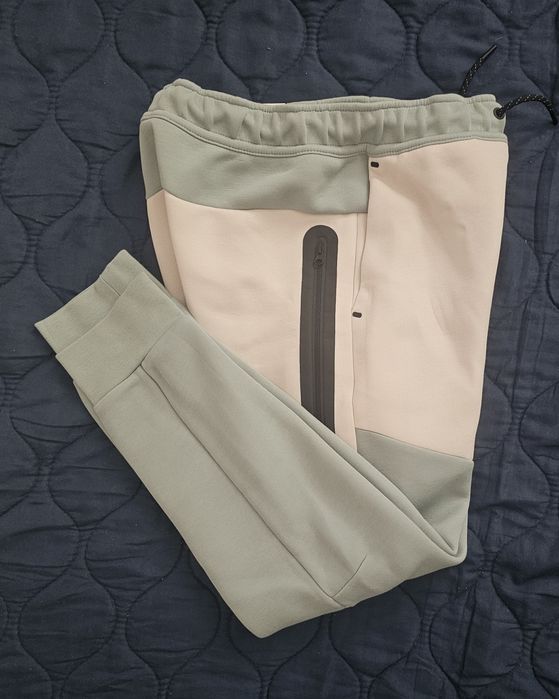 Nike Tech Fleece детско долнище