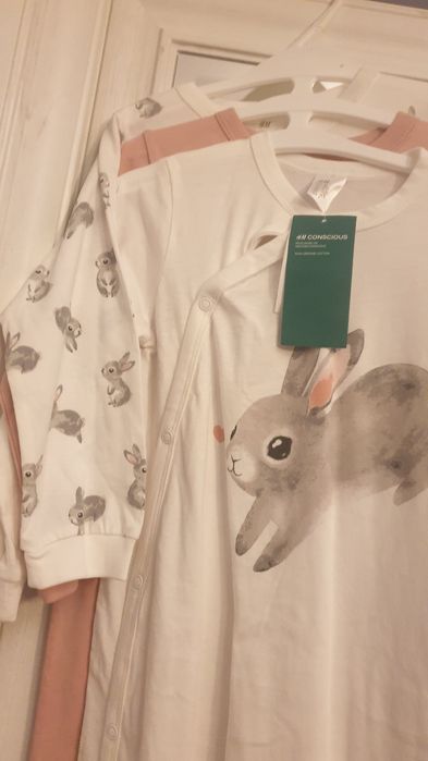 Set   nou pijamale H&M nou cu eticheta 98