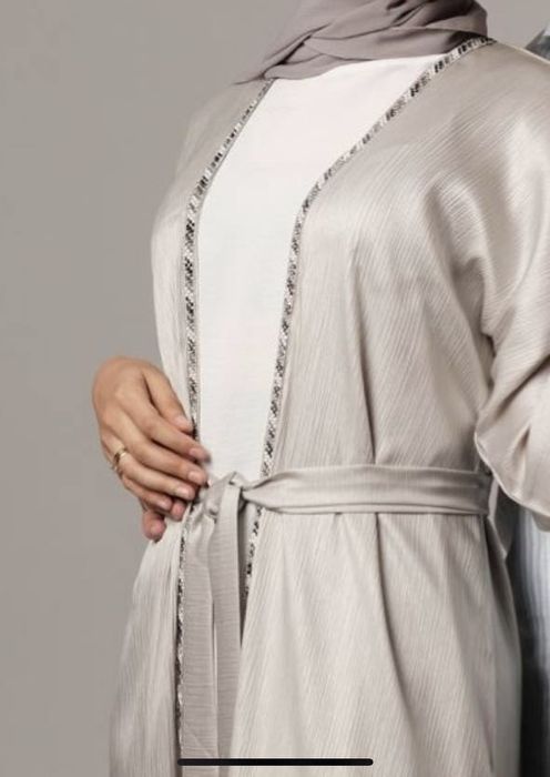 Абая сотилади бир марта кийилган