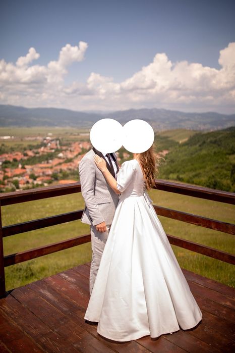 Rochie mireasa by Salon Dya, halat și voal