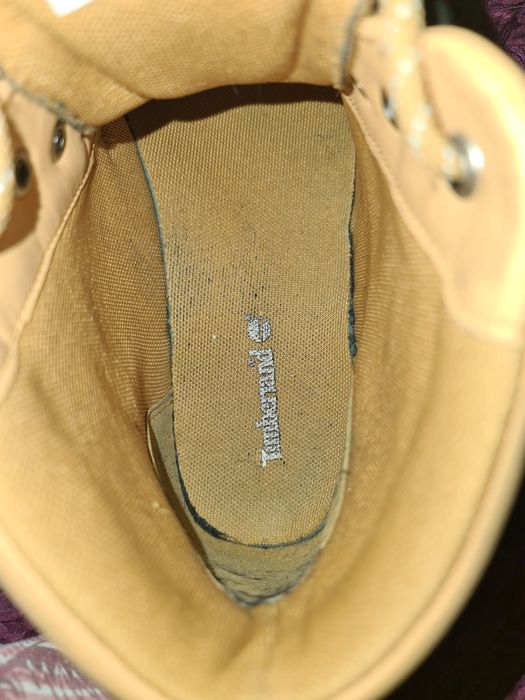 Vând bocanci timberland