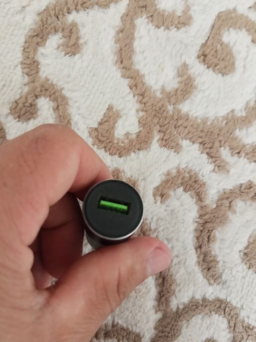 Автомагнитола Sony и прикуриватель