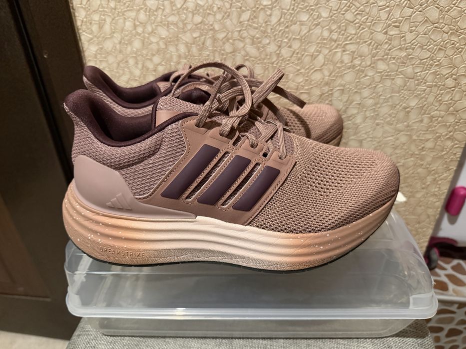 Adidas спортни обувки