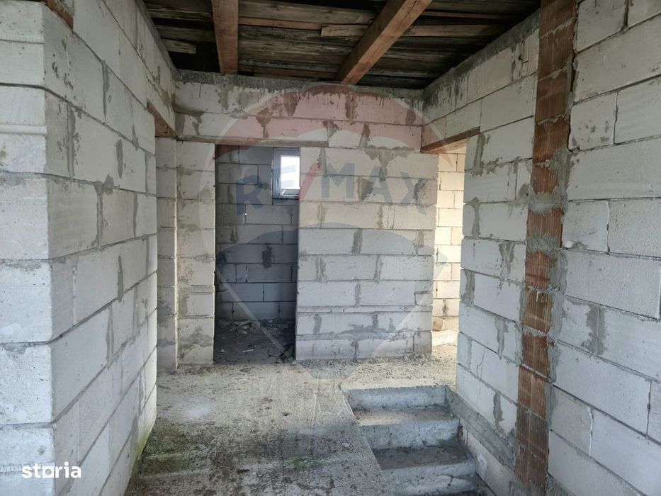 Casă / Vilă cu 7 camere de vânzare