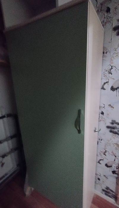 Продам шкаф из 5 полок с дверцой