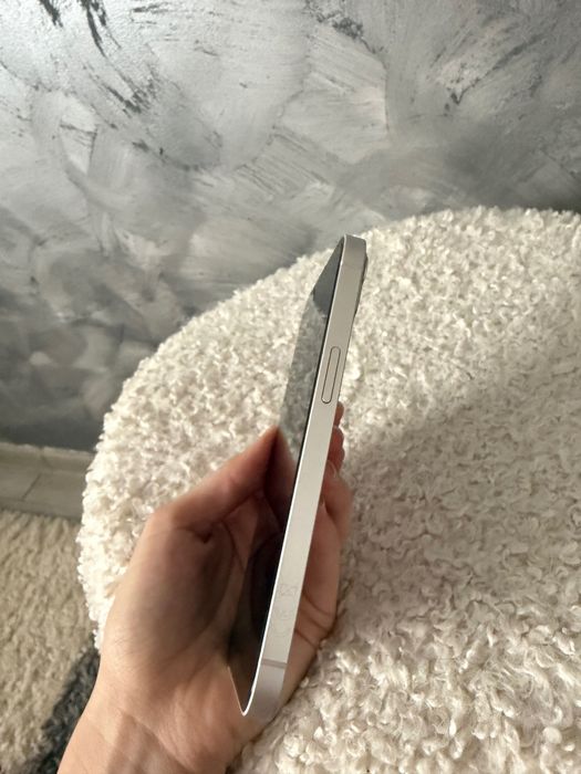 iPhone 13, foarte bun