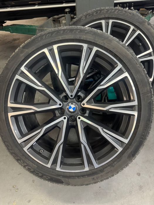 Pirelli шины R22 на BMW X7