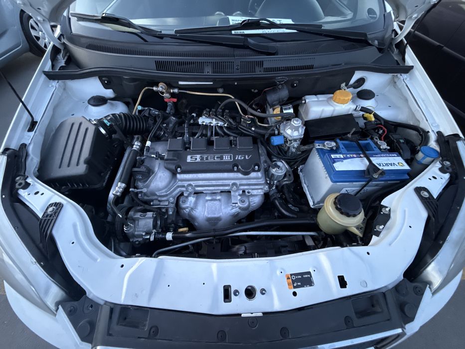 Nexia 3 aftomat srochna sotiladi benzin gaz