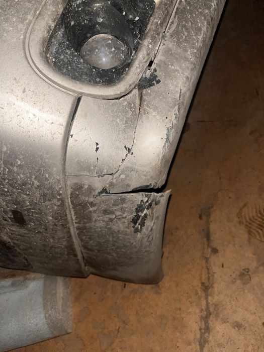 Бампер мерс 210 до рес