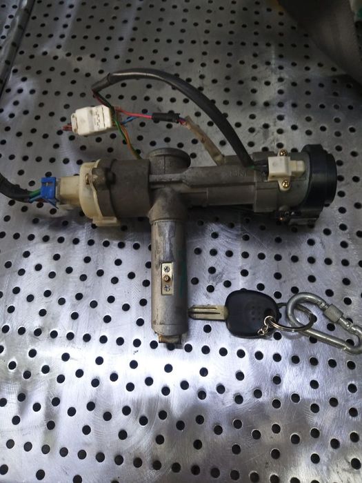 Contact auto cu cheie hyundai santa fe 1 sm 2002