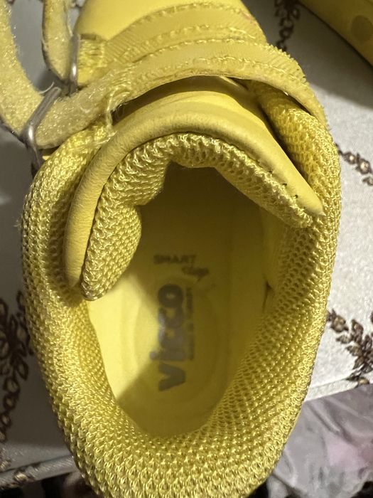 Продам детские кожаные кросовки