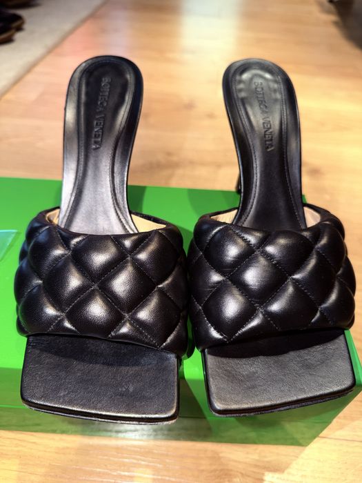 Saboti Bottega Veneta, marimea 37 , utilizati. In stare impecabila.