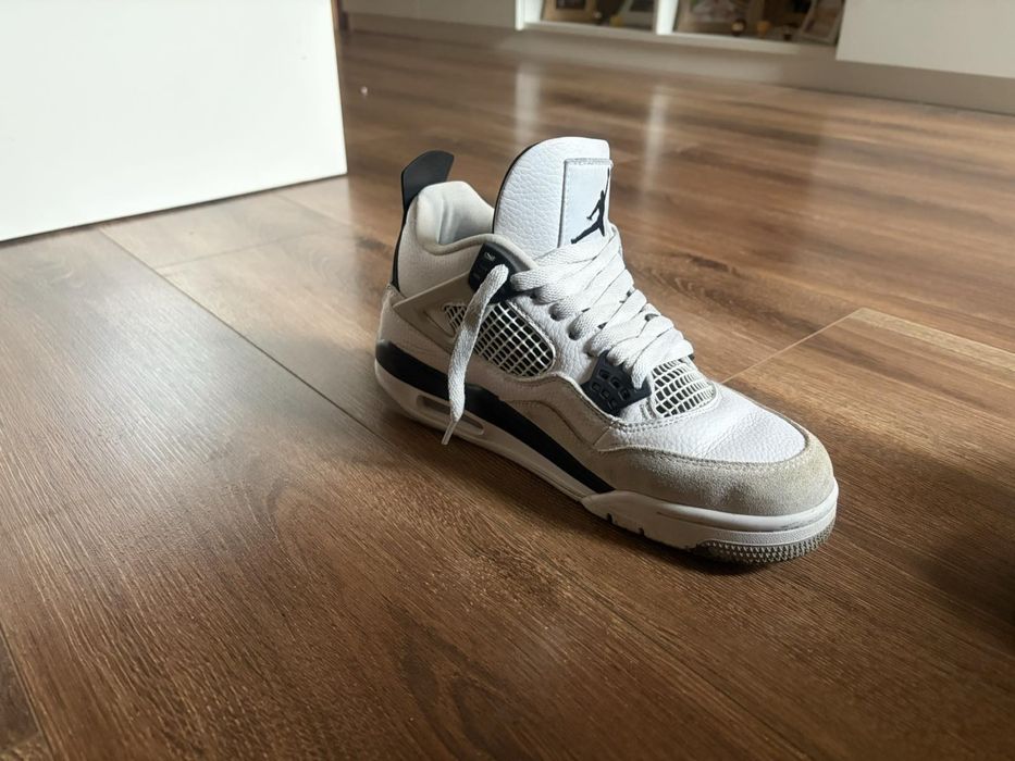 Jordan 4 за жени