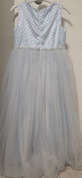 Официална маркова рокля 6-7 г.