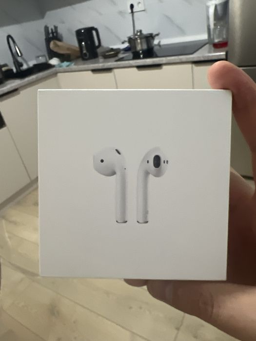 Продам airpods оригинал