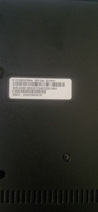 Laptop ACER E1-531