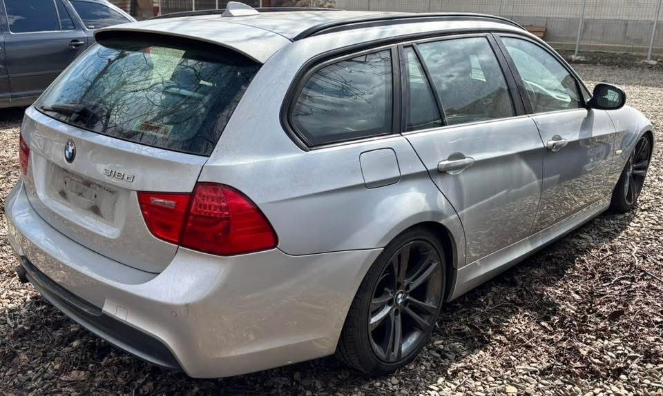 Dezmembrez BMW 318d LCI an 2012 Motor N47 2.0d 143cp Recaro incalzit FLA Xenon adaptiv Cic Stopuri Led Jante 18