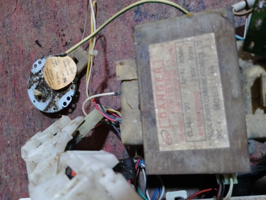 Продам запчасти для микроволновки