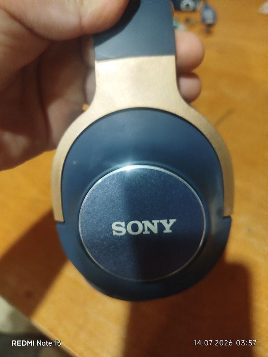 Продам наушники SONY