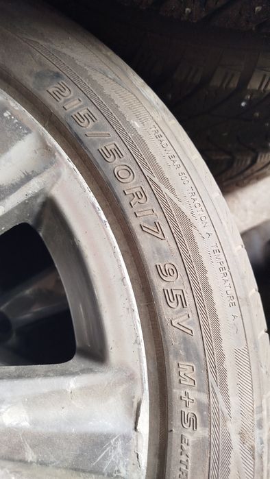 Продается Шины 215/50/17 2 шт
