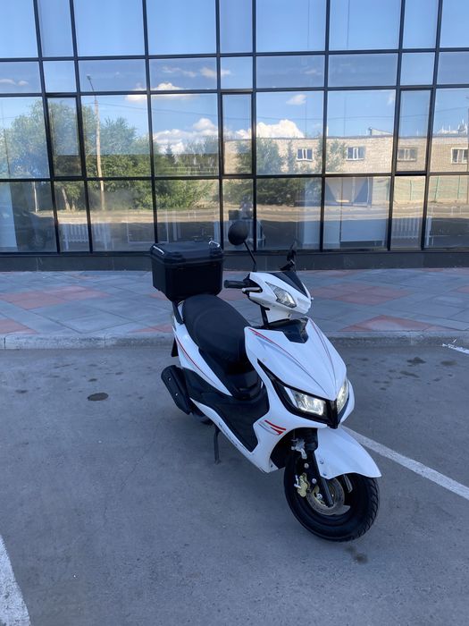 Продам скутер м8