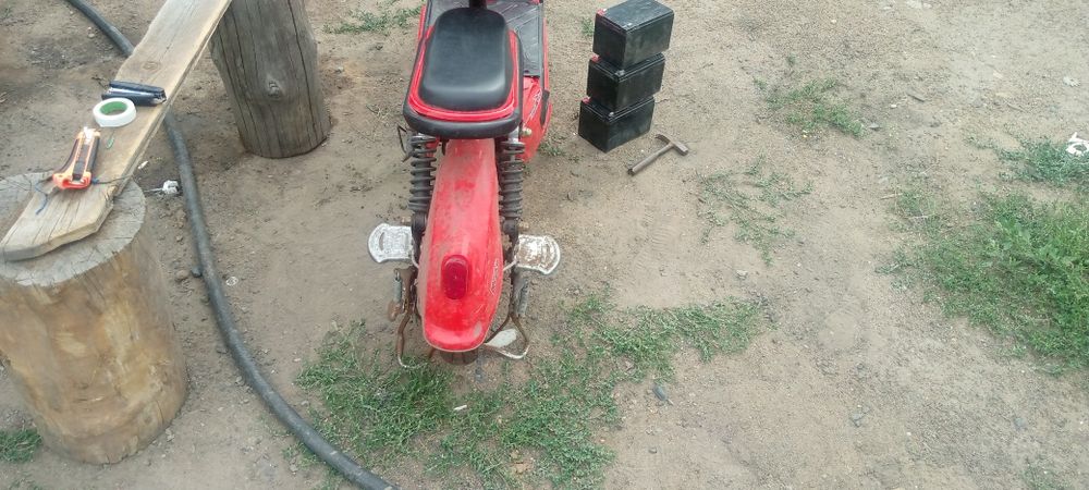 Электроскутер(красный)