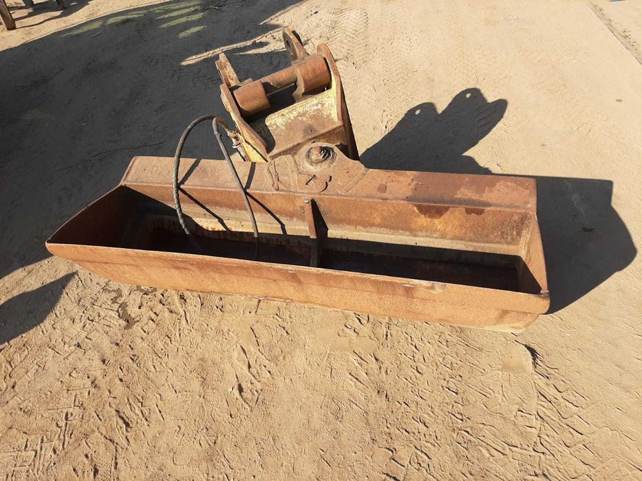 Cupa de gradare hidraulica pentru excavator Liebherr - Piese de motor