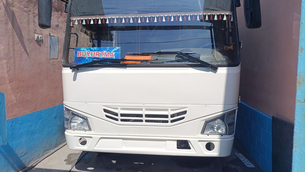 Isuzu avtobuz HC 40  sotiladi yili 2018