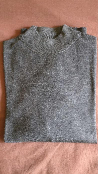 Ново, сиво мъжко поло