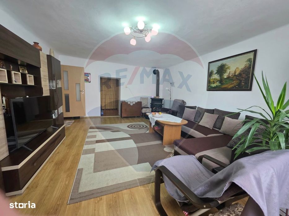 Casă cu 3 camere vis a vis de Biserica Romano Catolica Medias