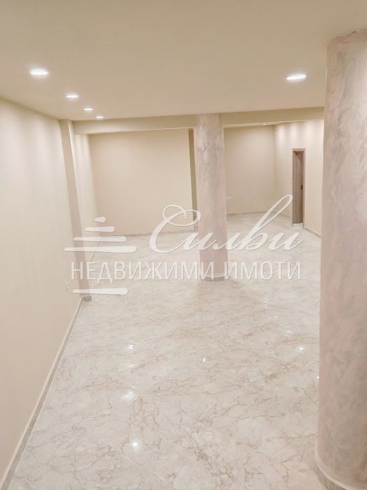 Дава се под наем Магазин в Шумен, Център - 80 кв.м за 765 € - Снимка #2