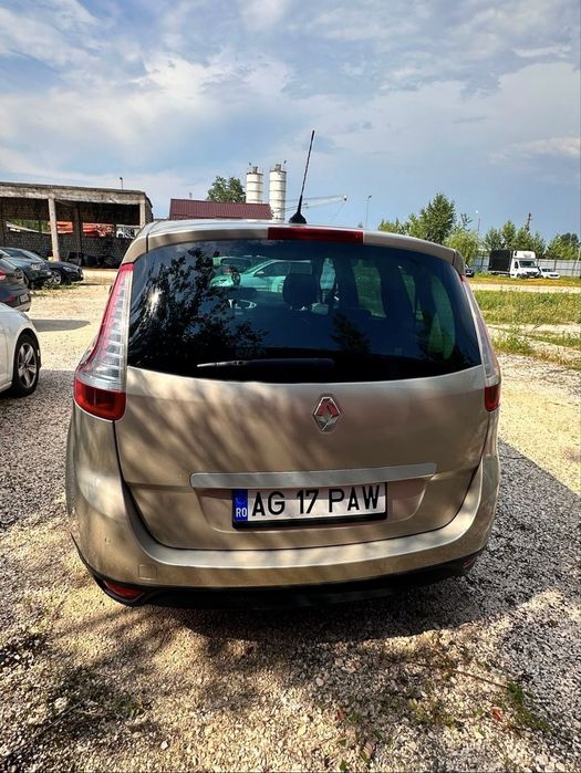 Renault Grand Scénic 1.5 dCi – 7 locuri – 2007