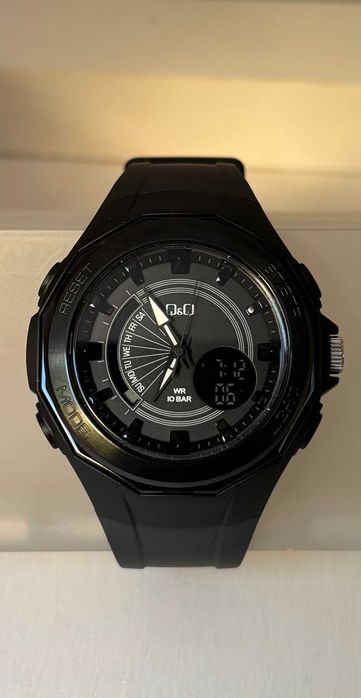 Часовник Q&Q  (чисто нов)