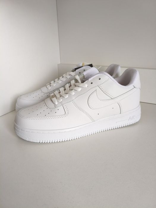 Air Force 1 triple white