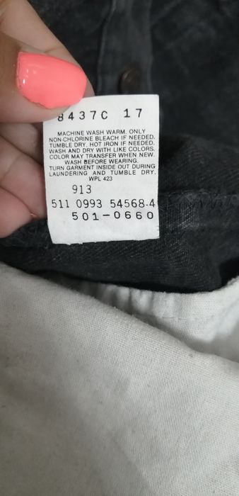 Фирменные  джинсы Levi's