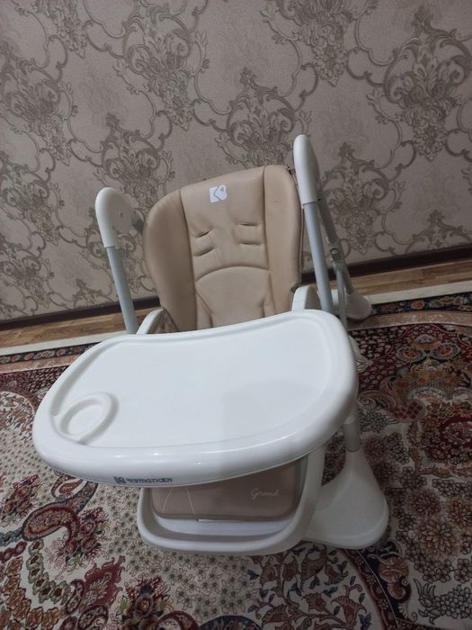 Стул для еды. Кормушка.