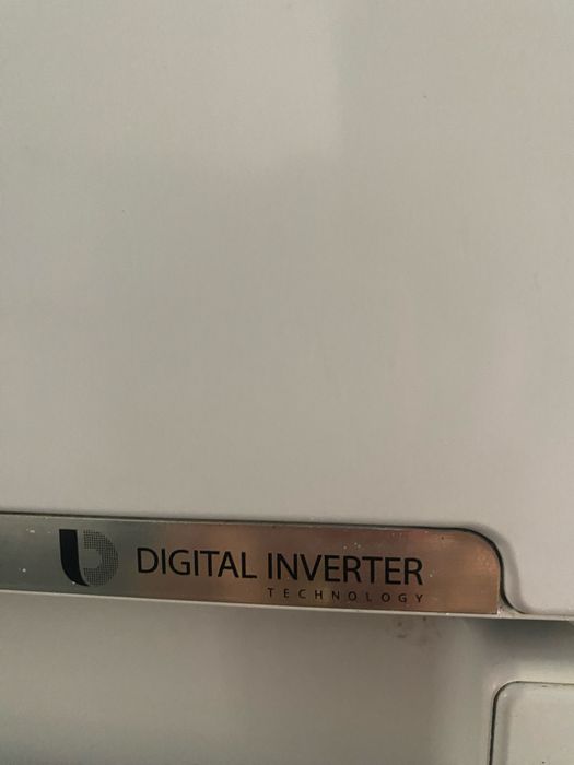 Хладилник с фризер Samsung