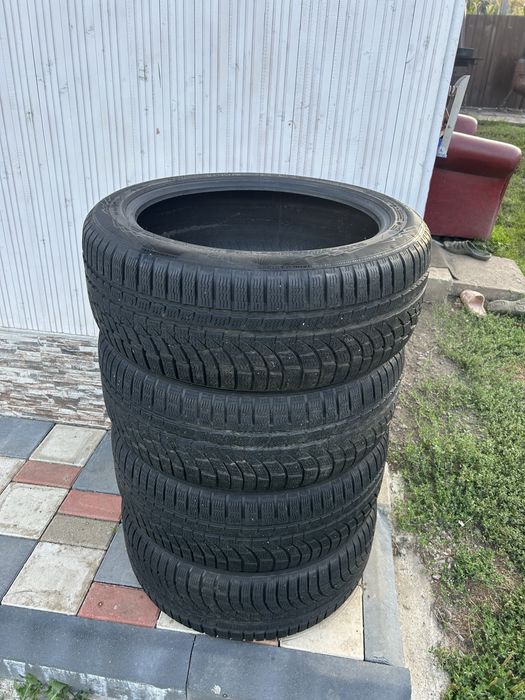 Vand cauciucuri  iarna 235/45 r19 ca noi