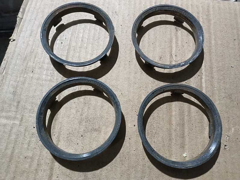 Продам пластмассовые центровочные кольца "AUTEC" с 70.0 на 66.45 мм.