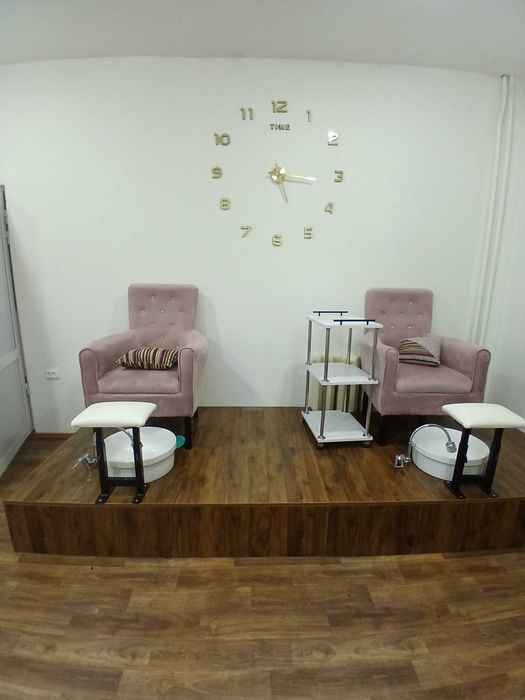 Продается оборудовние для ногтевой студии